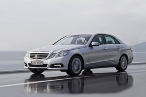 Mercedes E-Class W212 огляд автомобіля бізнес-класу Німеччина