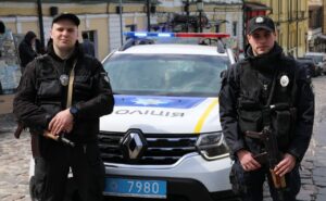 місце вибуху поліція стрічка ніч